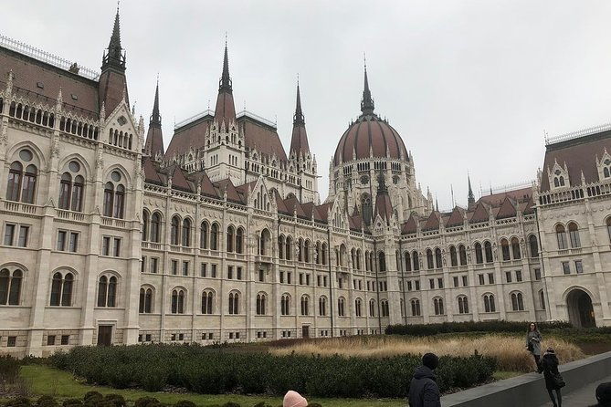 budapest-essentials-private-tour-highlights-and-hidden-sights