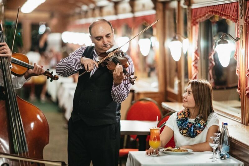 Budapest: Evening Cruise including Drink Options - Key Points