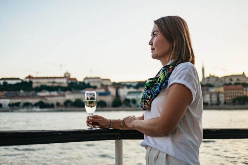 Budapest: Evening Cruise including Drink Options - The Itinerary: What to Expect