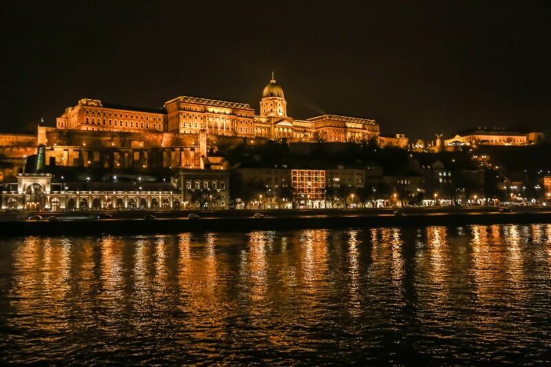 Budapest: Evening Cruise including Drink Options - Who Should Consider This Cruise?