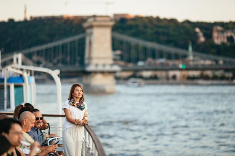 budapest-evening-cruise-including-drinks-and-live-music