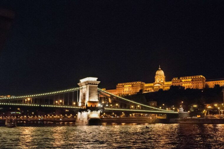 budapest-evening-cruise-including-drinks-and-live-music