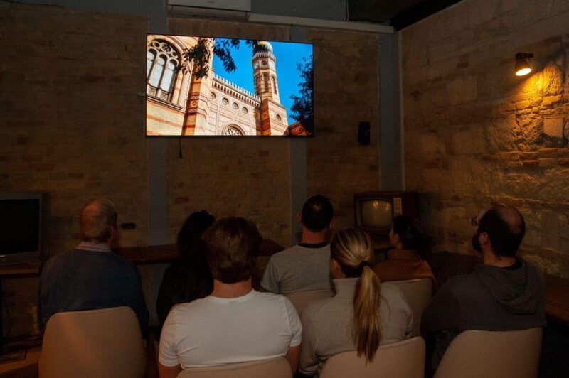budapest-ghetto-wall-exhibition-with-history-guide
