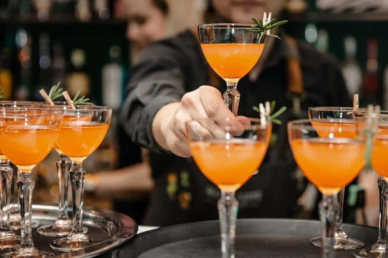 Budapest: Glamour of the Old Town with Dinner and Live Music - An Authentic Night at Café Liszt