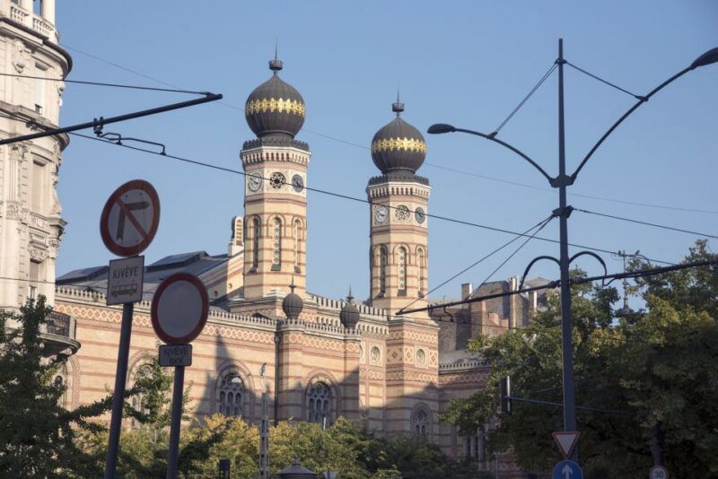 budapest-grand-city-tour-with-parliament-visit-3