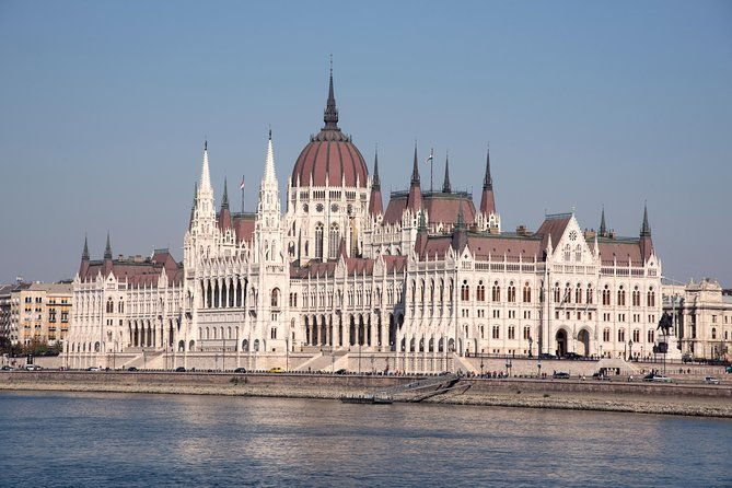 budapest-grand-city-tour-with-parliament-visit