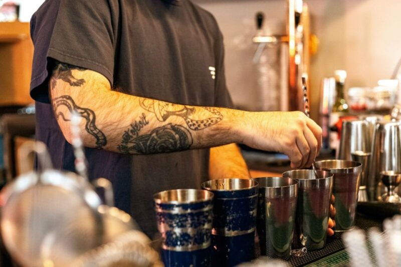 budapest-guided-bar-crawl-walking-tour