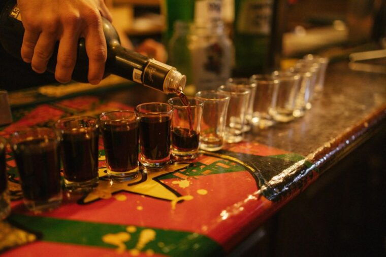 budapest-guided-bar-crawl-walking-tour