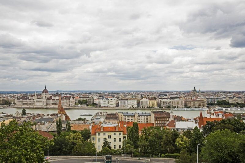 budapest-guided-city-tour-by-e-bike