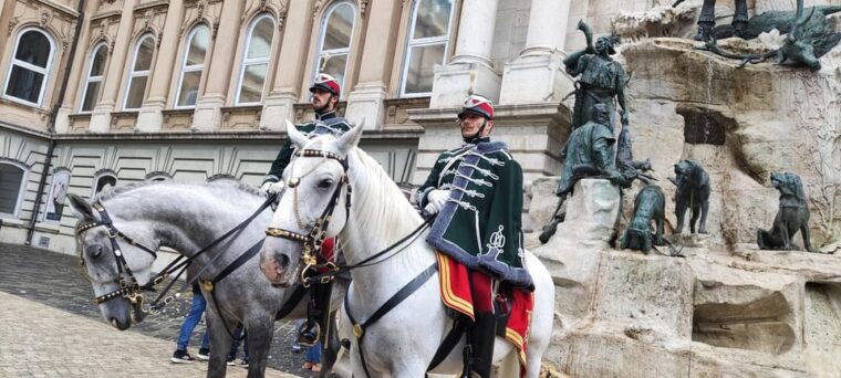 budapest-guided-city-walking-tour-in-buda-and-pest