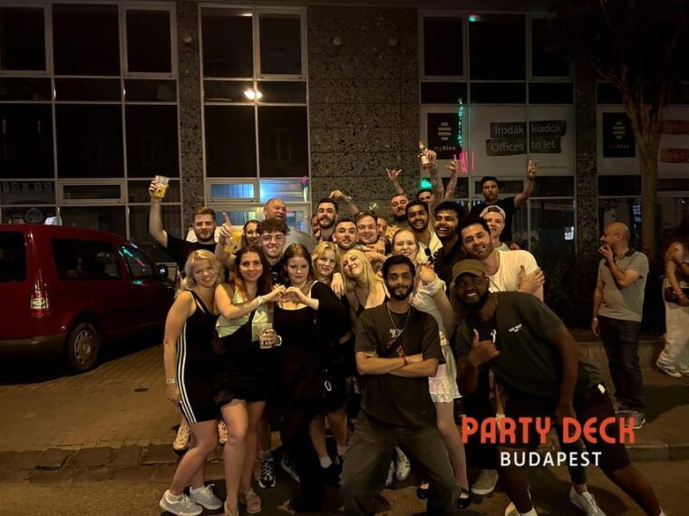 budapest-guided-crawl-to-ruin-bars-with-games-and-6-shots