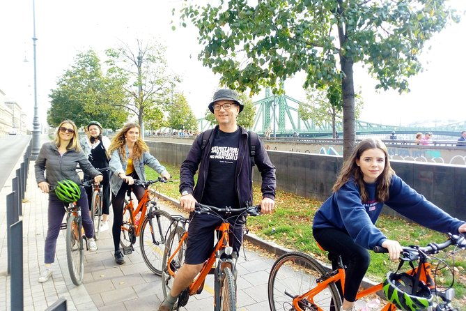 budapest-guided-downtown-bicycle-tour-in-small-groups