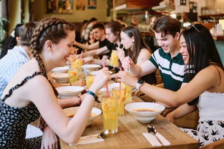 budapest-guided-foodie-walking-tour-with-food-and-drinks