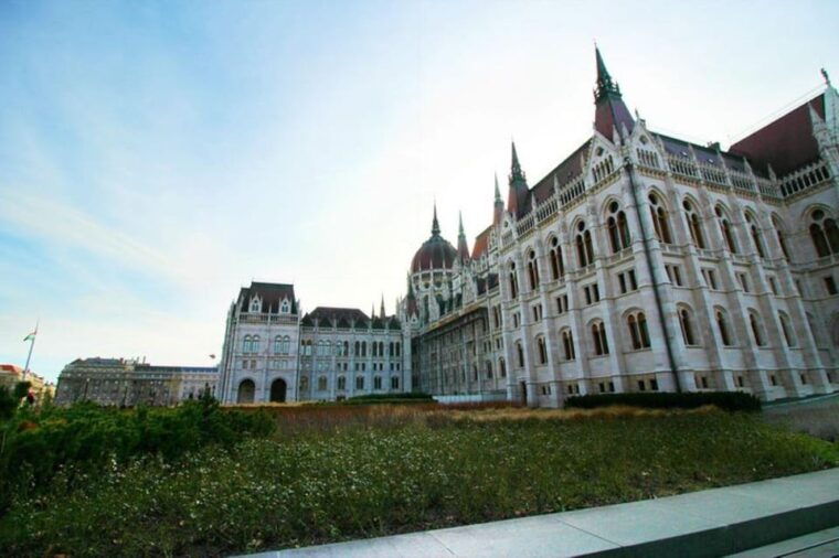 budapest-half-day-car-tour-with-guide