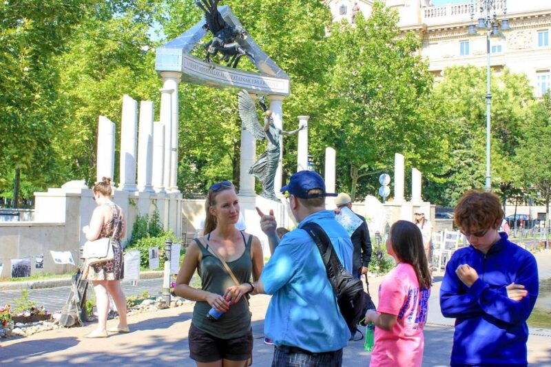 budapest-hammer-sickle-communism-walking-tour