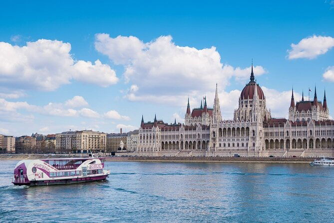 budapest-happy-hour-sightseeing-cruise
