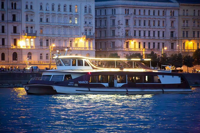 budapest-happy-hour-sightseeing-cruise