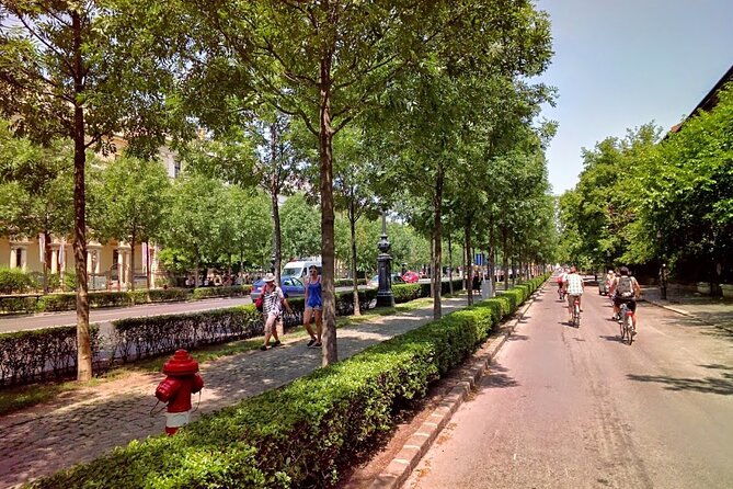 budapest-highlights-bike-tour-with-photo-breaks-2