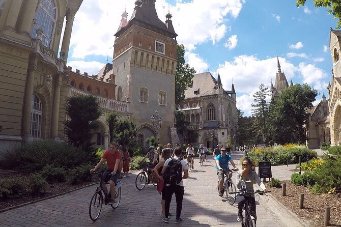 budapest-highlights-bike-tour-with-photo-breaks-2