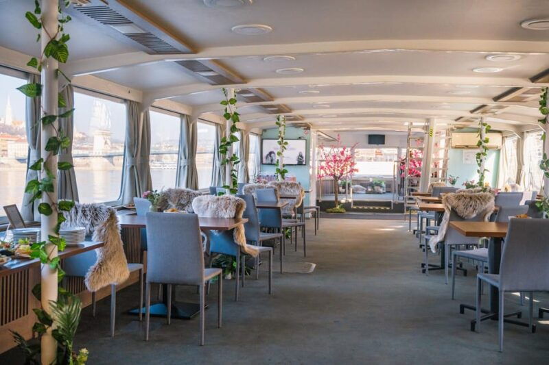 budapest-hop-on-daytime-sightseeing-cruise