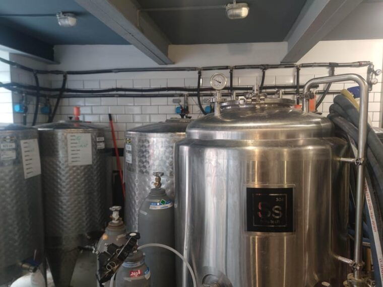 budapest-hungarian-beer-tasting-9-beers-paired-snacks