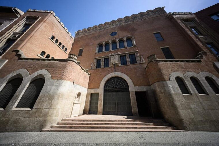 budapest-jewish-history-with-local-guide-synagogue-ticket