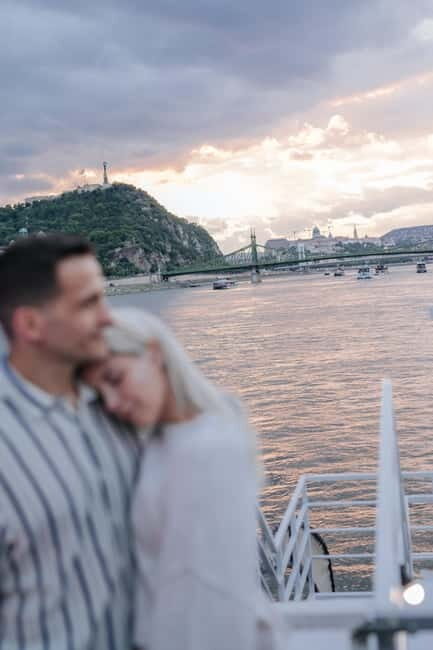 Budapest: Lotus Cruise with Unlimited Aperol and Prosecco - The Bonus: Free Entry to Pixim