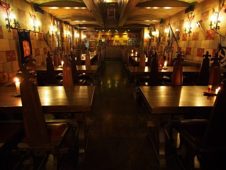 budapest-medieval-dinner-show-with-drinks