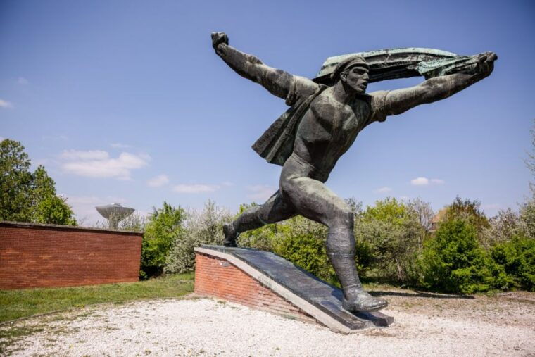 budapest-memento-park-and-icons-of-communism-guided-tour