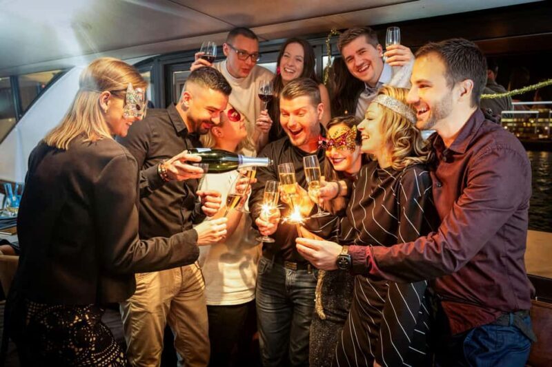 Budapest: Midnight Prosecco Cruise - Key Points
