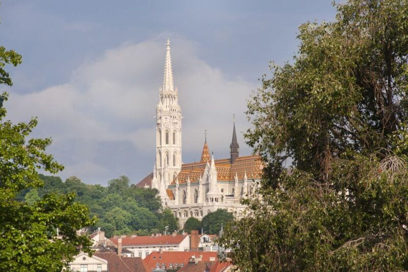 budapest-multilingual-highlights-tour