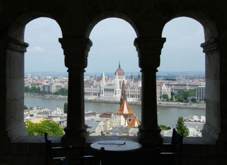 budapest-multilingual-highlights-tour