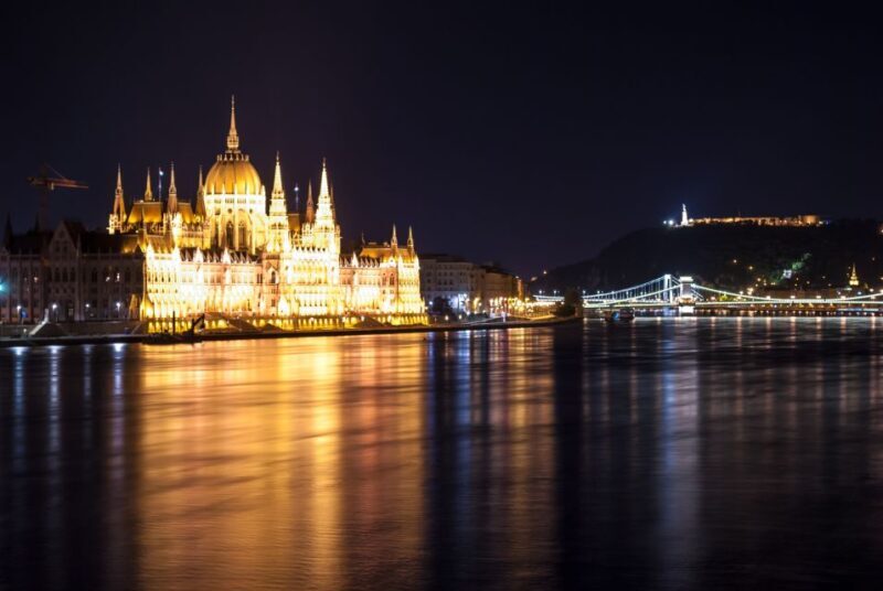 Budapest: New Years Eve Boat Cruise with Unlimited Drinks - FAQ