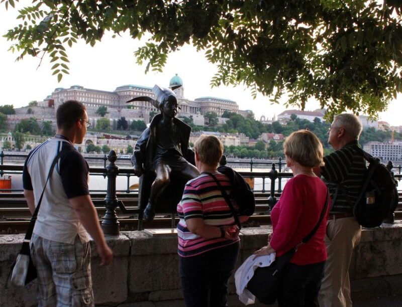 budapest-night-walking-tour-with-danube-river-cruise