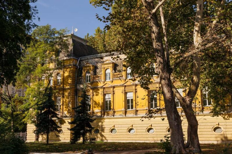 Budapest: Old Buda Walking Tour & Folk Music Performance - A Comprehensive Look at the Old Buda Walking Tour & Folk Music Experience