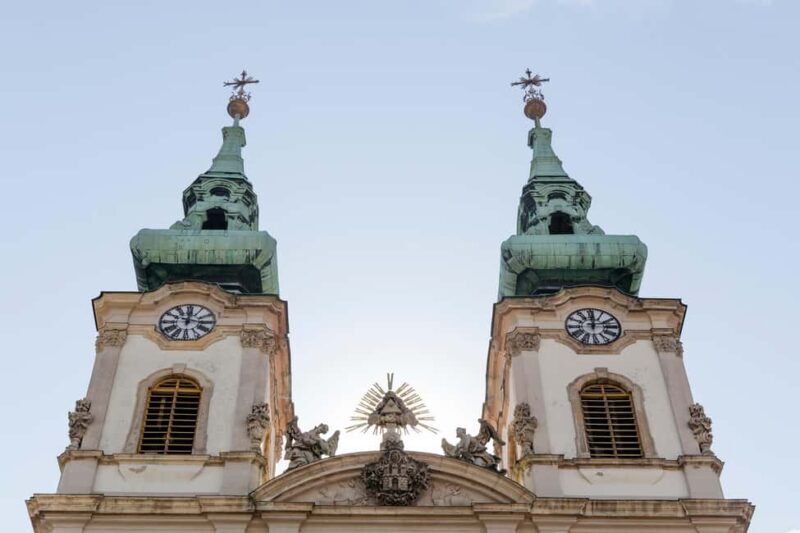Budapest: Old Buda Walking Tour & Folk Music Performance - Exploring the Itinerary in Detail