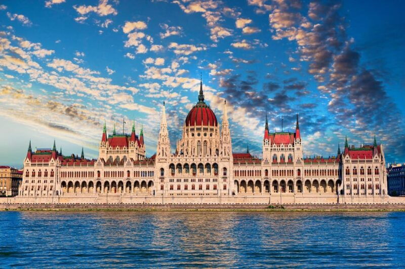budapest-old-town-and-top-attractions-private-walking-tour-2