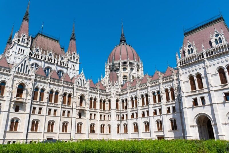 budapest-old-town-and-top-attractions-private-walking-tour-2