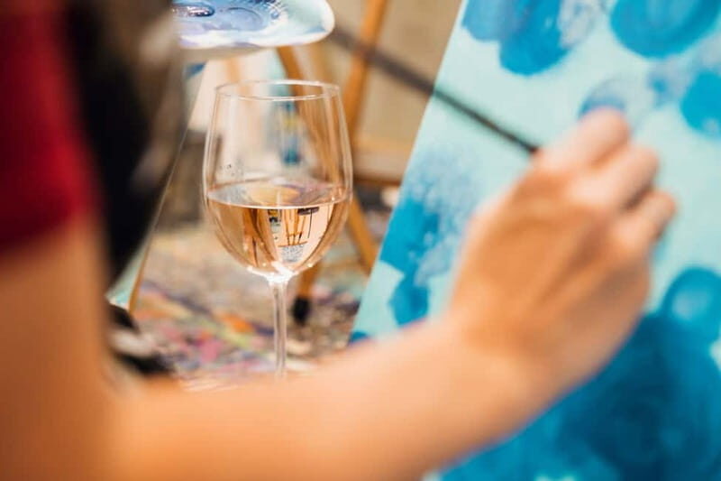 Budapest: Paint and sip experience - Who Will Love This Experience?