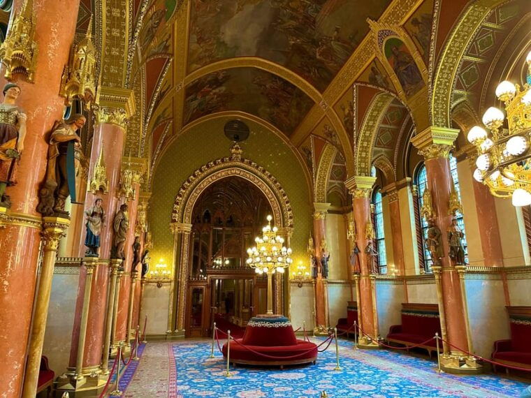 budapest-parliament-building-entry-ticket-and-audio-guide