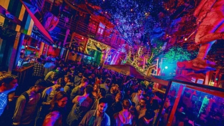 budapest-party-district-bar-hop-with-1hr-unlimited-drinks