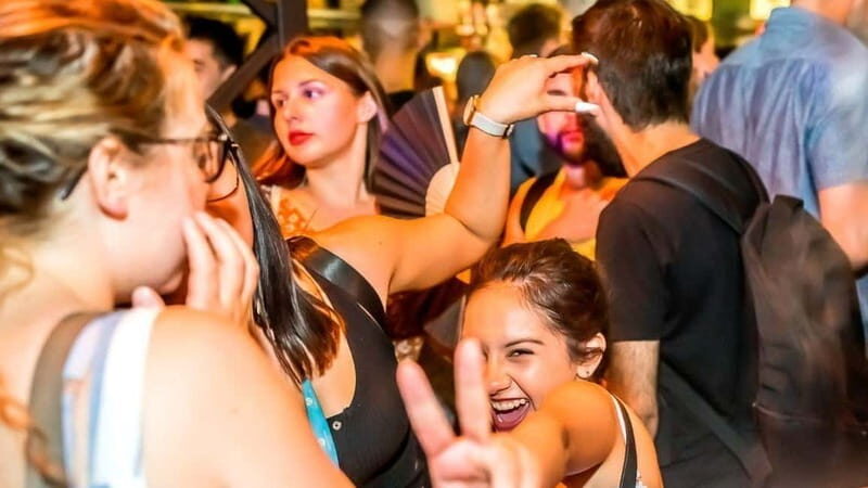 Budapest: Party District Bar-Hop with 2hr Unlimited Drinks - FAQ