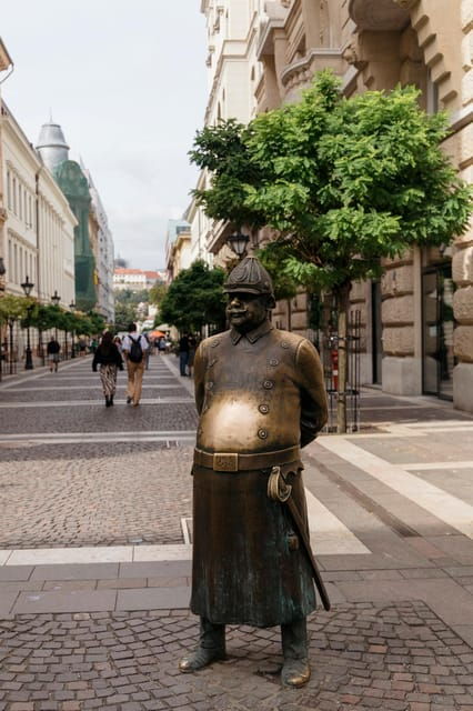 budapest-pest-side-walking-tour-with-folk-music-performance