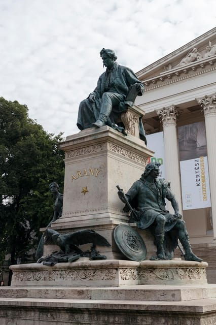 budapest-pest-side-walking-tour-with-folk-music-performance