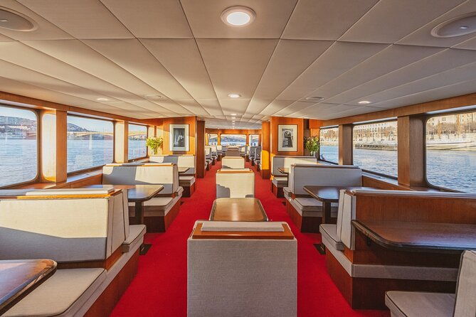 budapest-premium-river-cruises-with-welcome-tokaj-frizzante