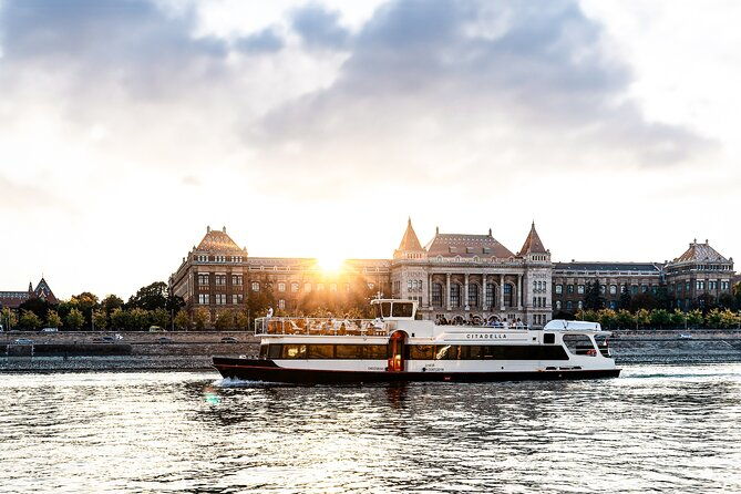 budapest-premium-river-cruises-with-welcome-tokaj-frizzante
