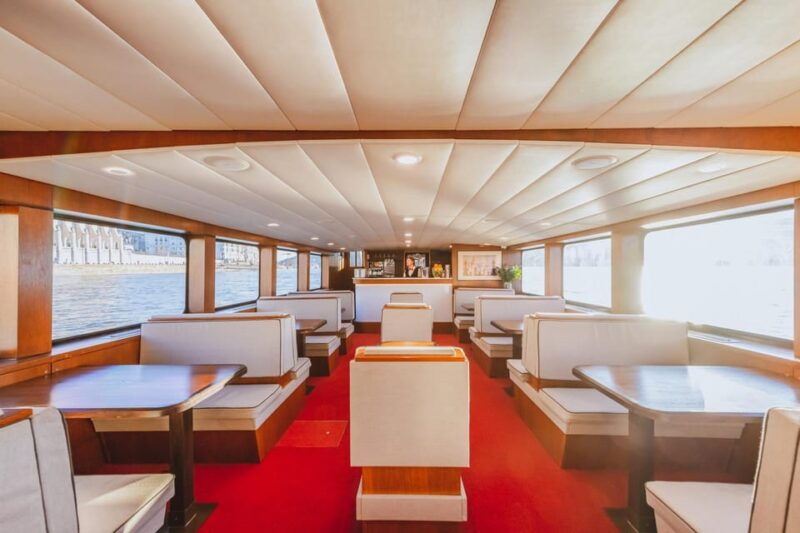 budapest-premium-sightseeing-cruise-with-tokaj-frizzante