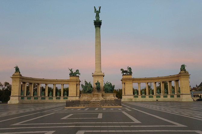 budapest-private-city-tour-and-food-tour-in-central-market-hall