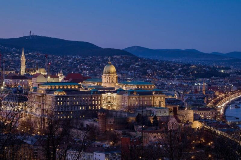 budapest-private-city-tour-with-rooftop-bar-visit