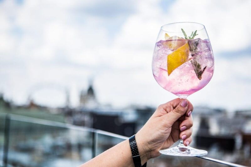 budapest-private-city-tour-with-rooftop-bar-visit